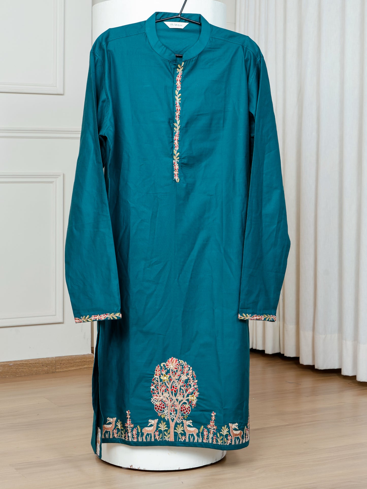 Woodland Harmony Embroidered Kurta and pant set-Teal Blue