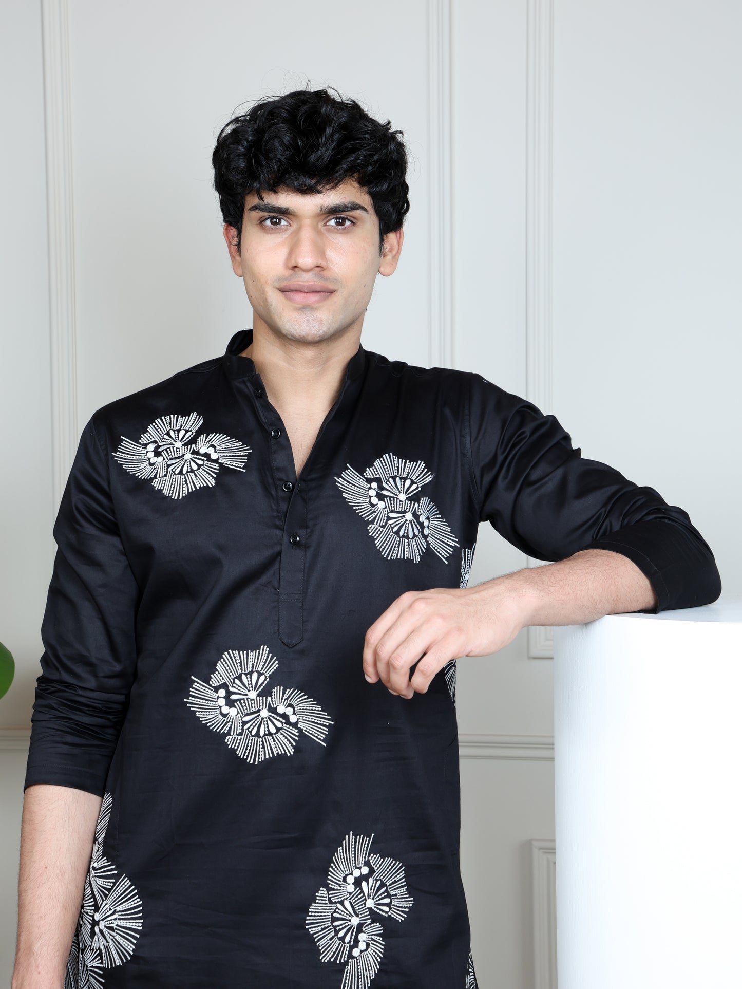 Motif Short Kurta Set-Black