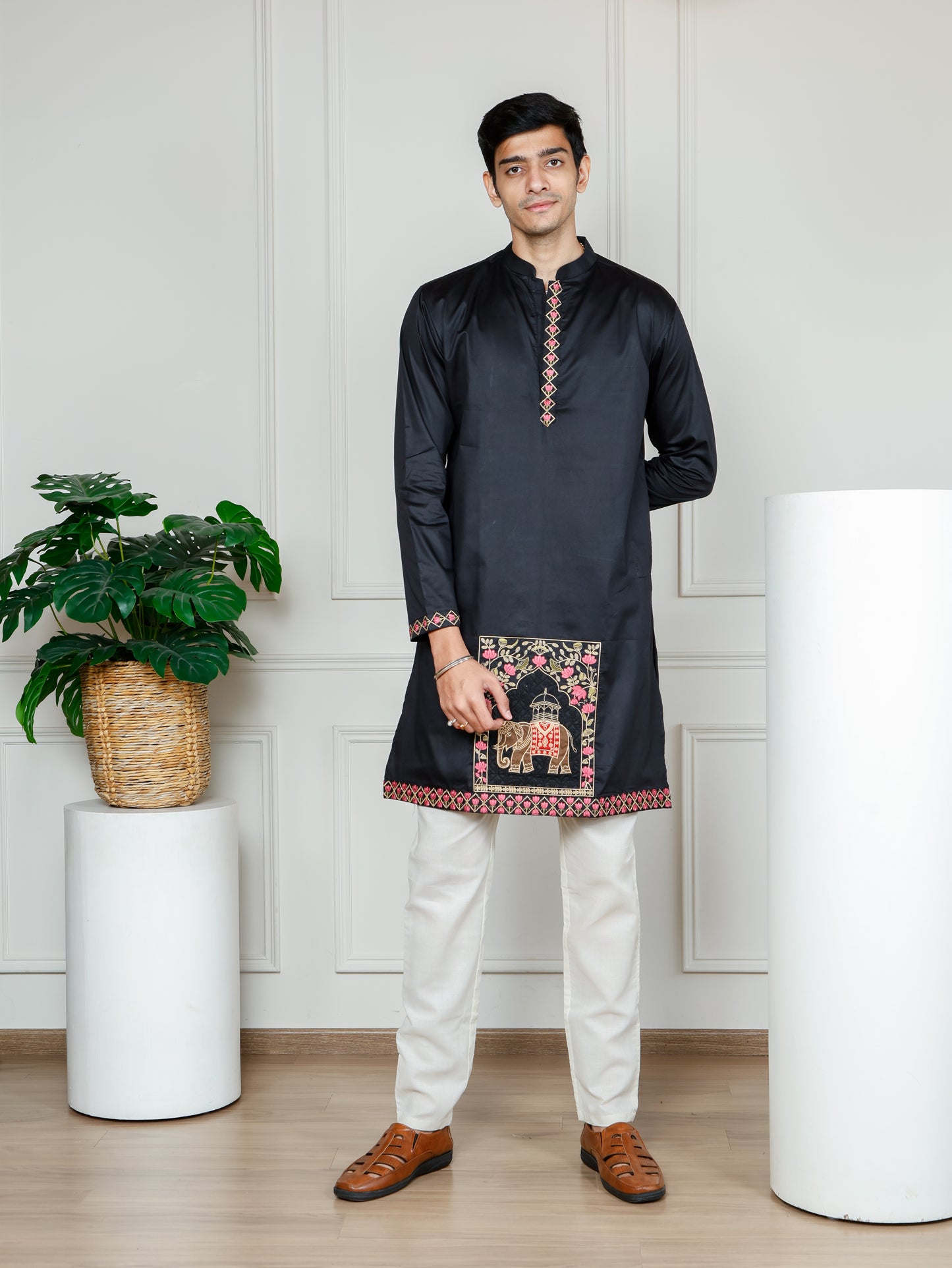 Elephant motif patckwork only kurta-Black