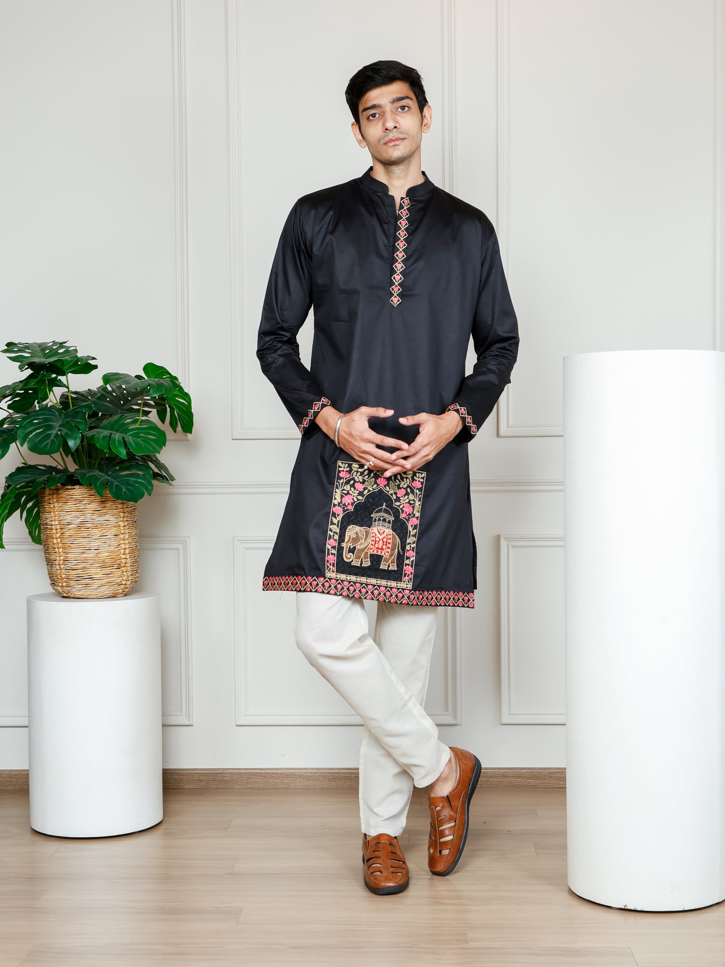 Elephant motif patckwork only kurta-Black