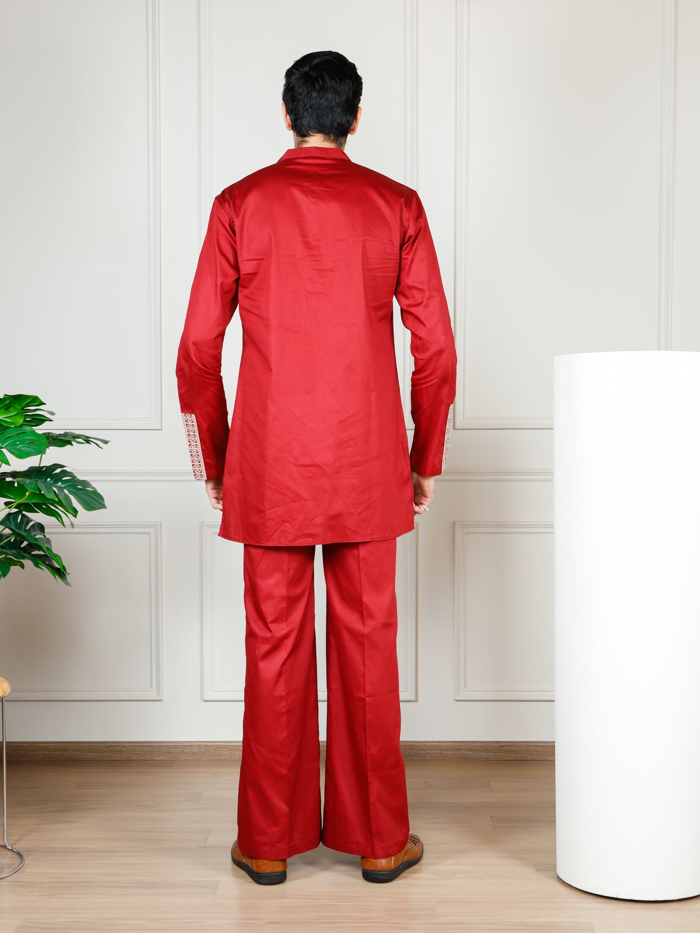 Elegant Maroon Men’s Kurta Set with Intricate Embroidery