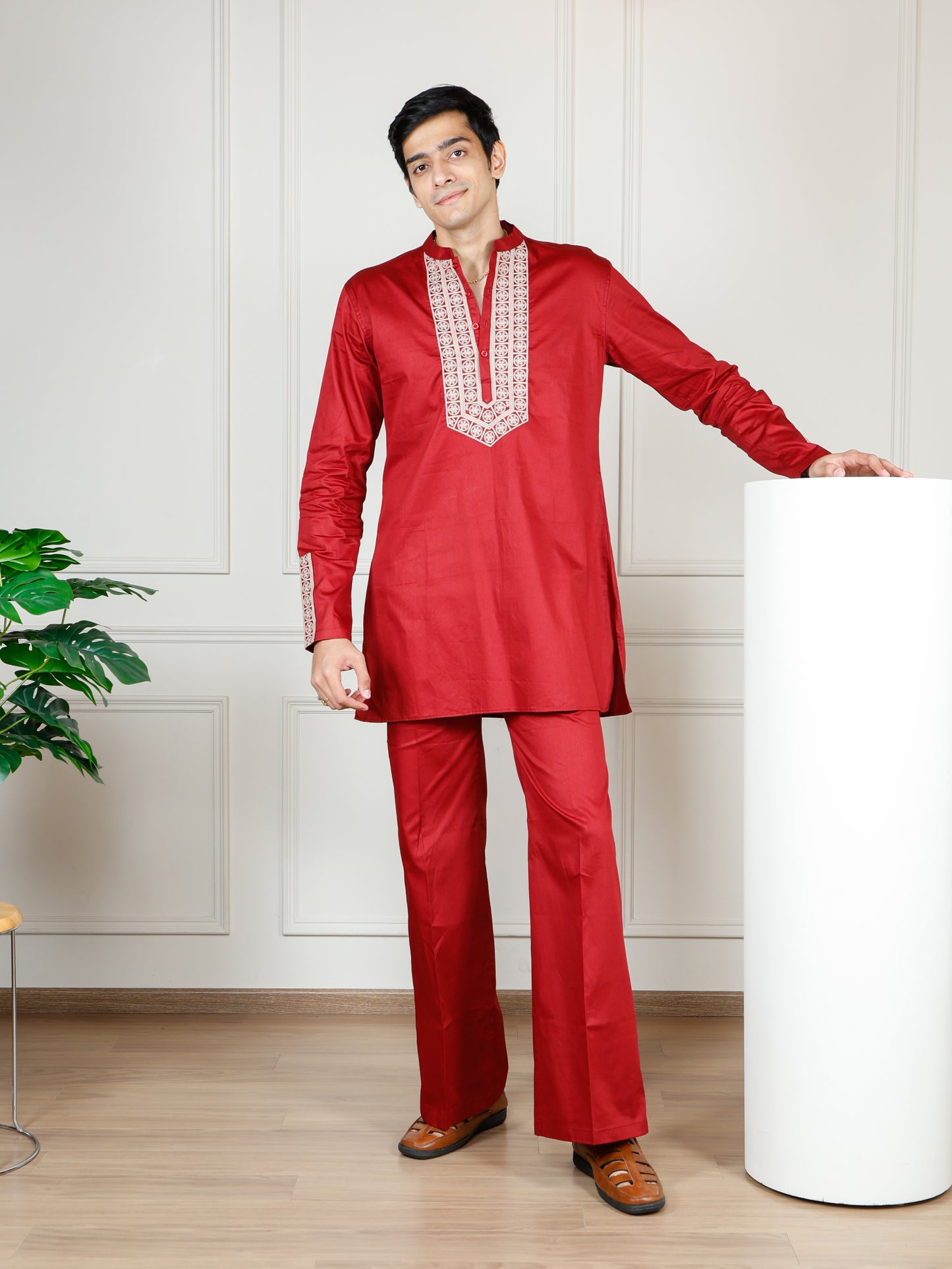 Elegant Maroon Men’s Kurta Set with Intricate Embroidery