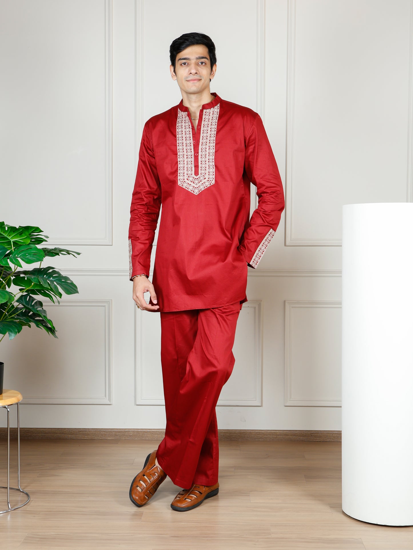 Elegant Maroon Men’s Kurta Set with Intricate Embroidery