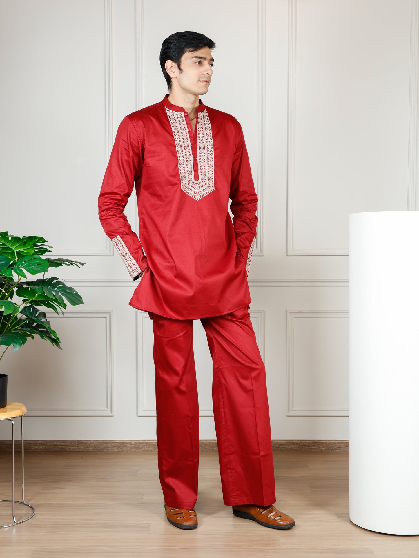 Elegant Maroon Men’s Kurta Set with Intricate Embroidery