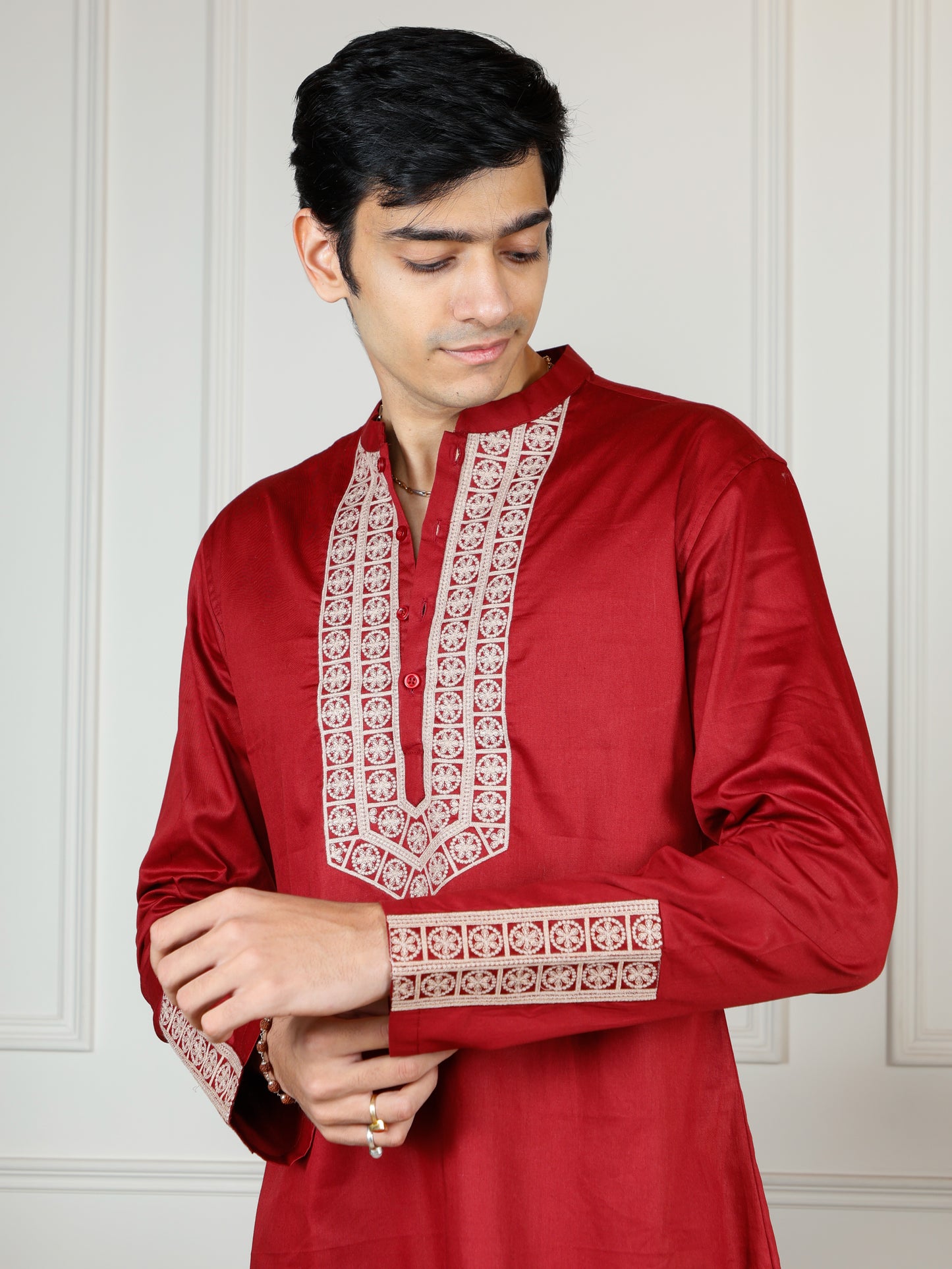 Elegant Maroon Men’s Kurta Set with Intricate Embroidery
