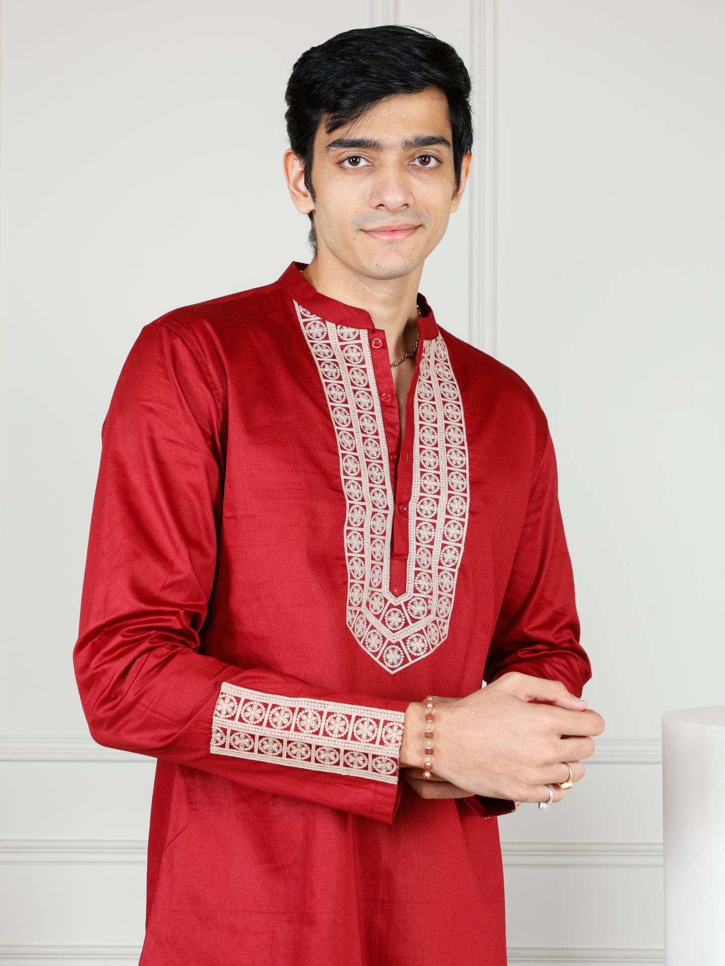 Elegant Maroon Men’s Kurta Set with Intricate Embroidery