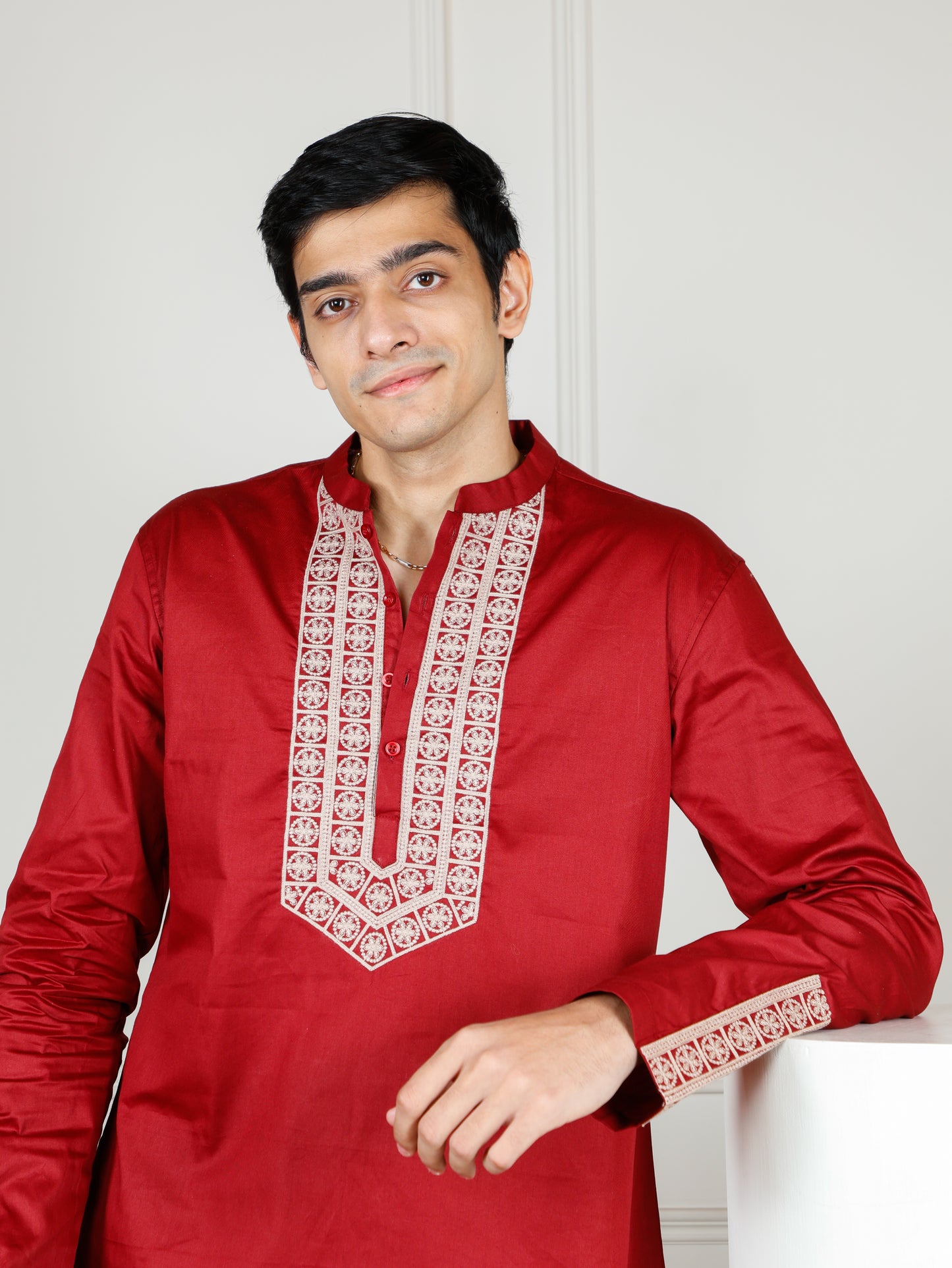 Elegant Maroon Men’s Kurta Set with Intricate Embroidery