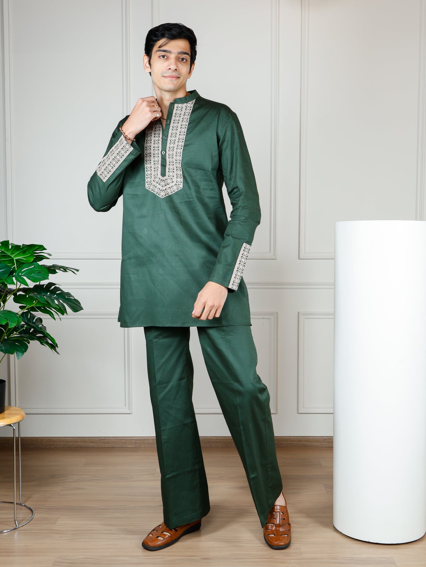 Elegant Olive Men’s Kurta Set with Intricate Embroidery