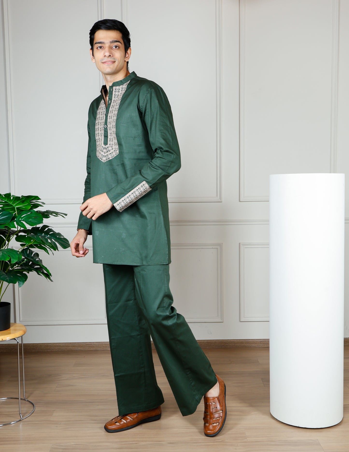 Elegant Olive Men’s Kurta Set with Intricate Embroidery