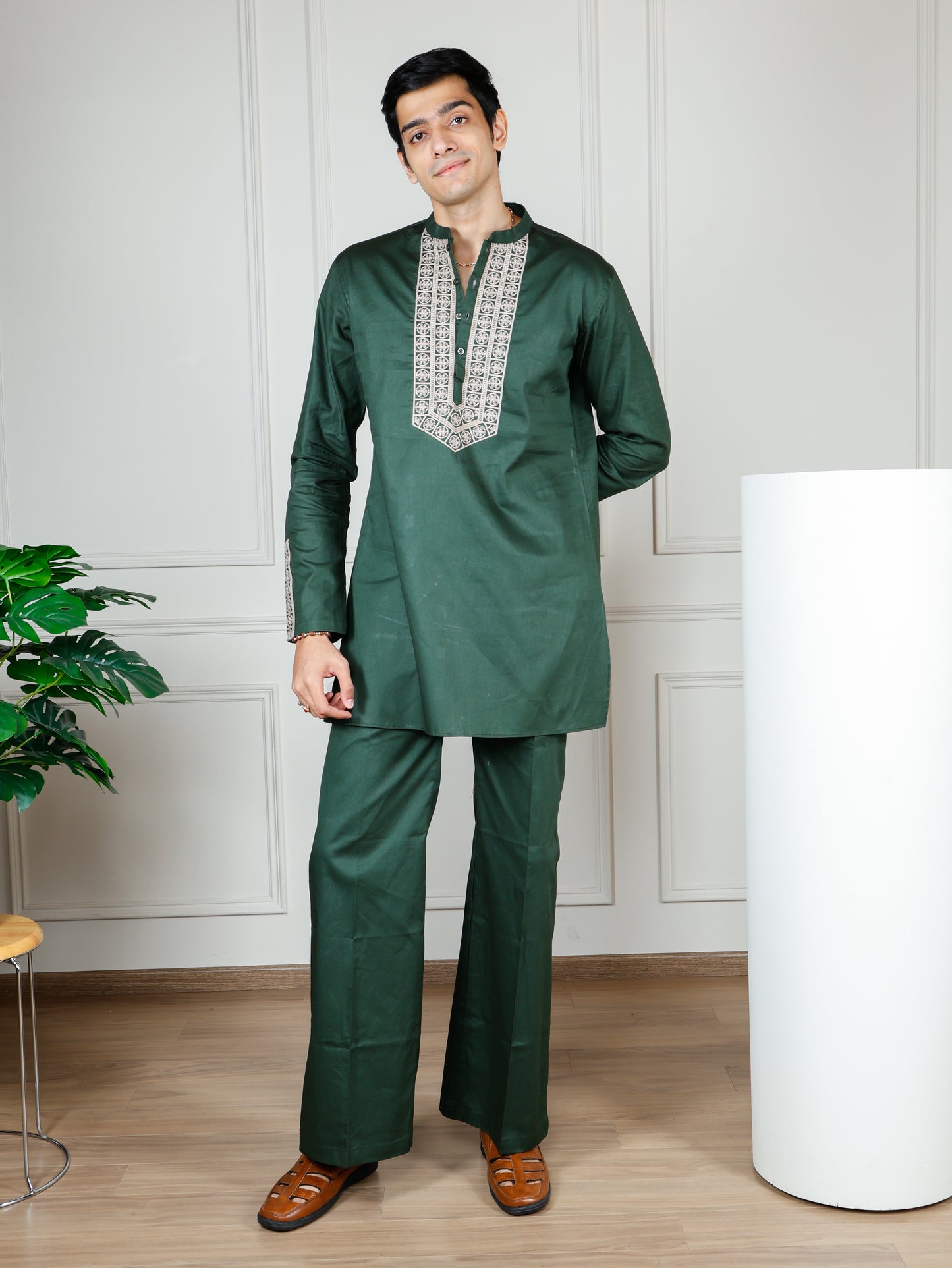 Elegant Olive Men’s Kurta Set with Intricate Embroidery
