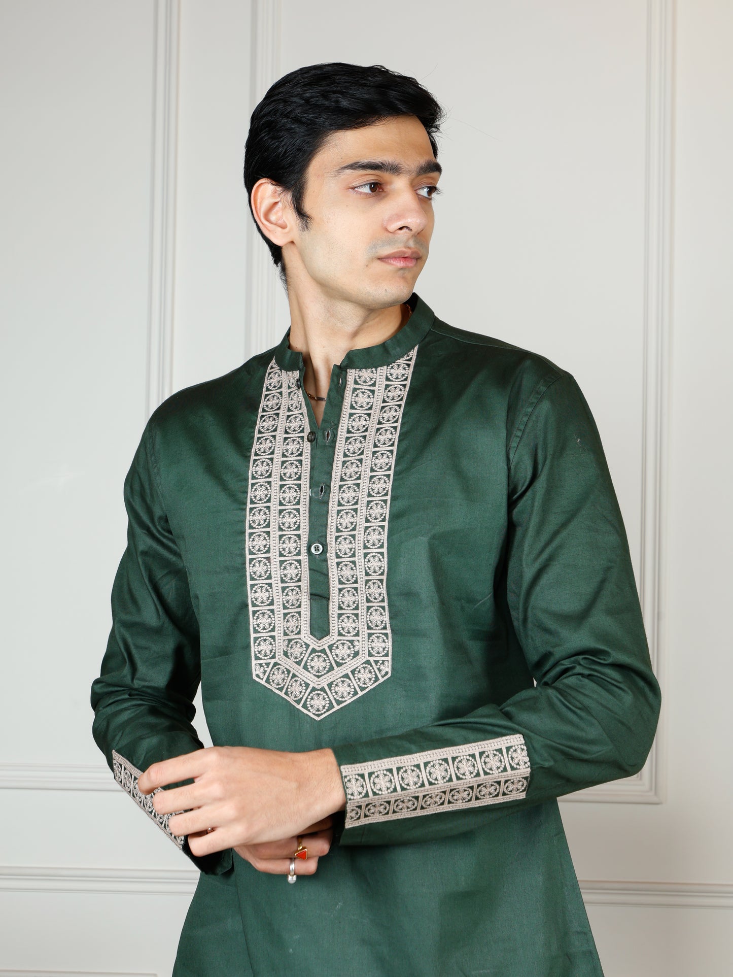 Elegant Olive Men’s Kurta Set with Intricate Embroidery