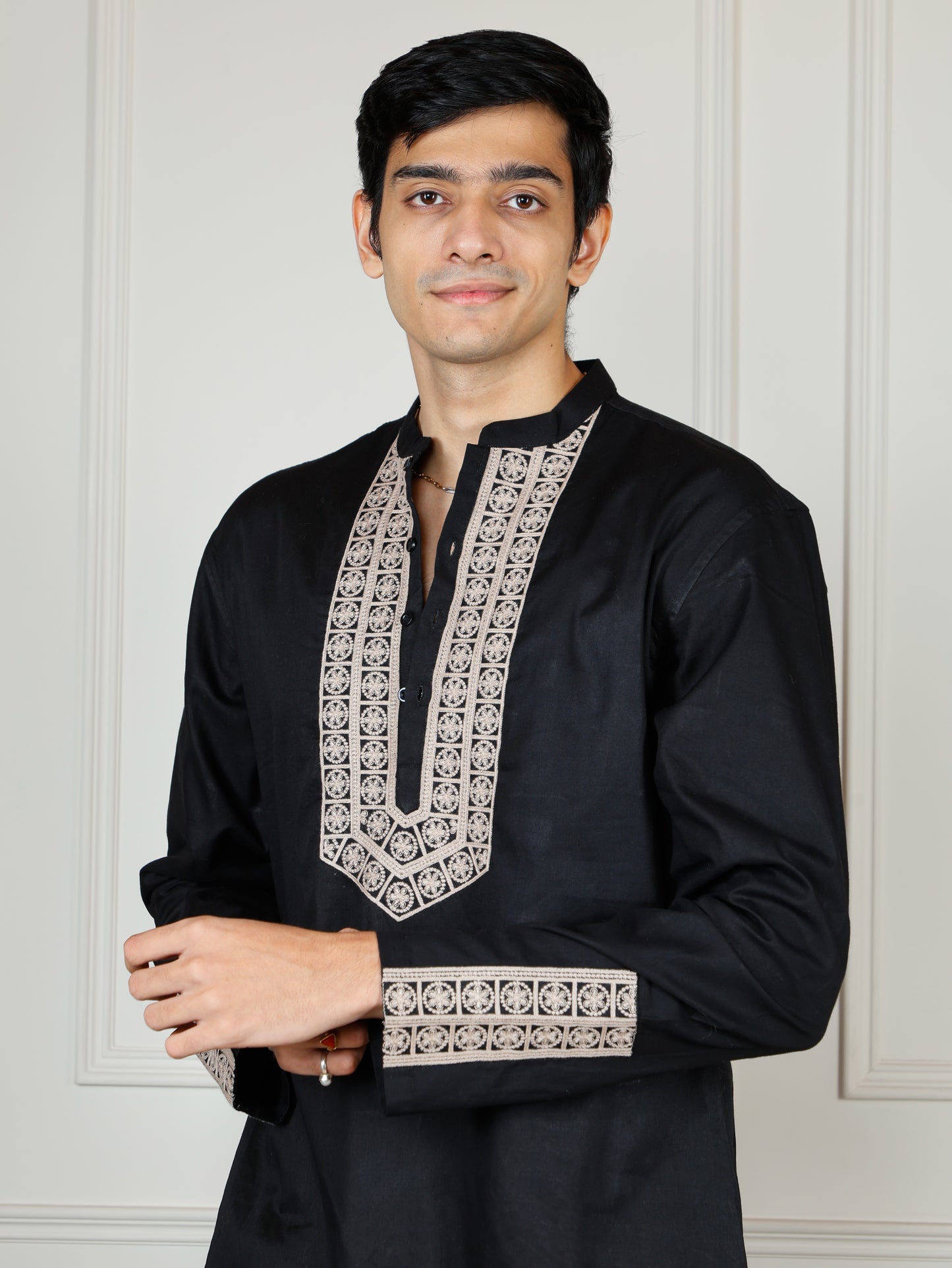 Elegant Black Men’s Kurta Set with Intricate Embroidery