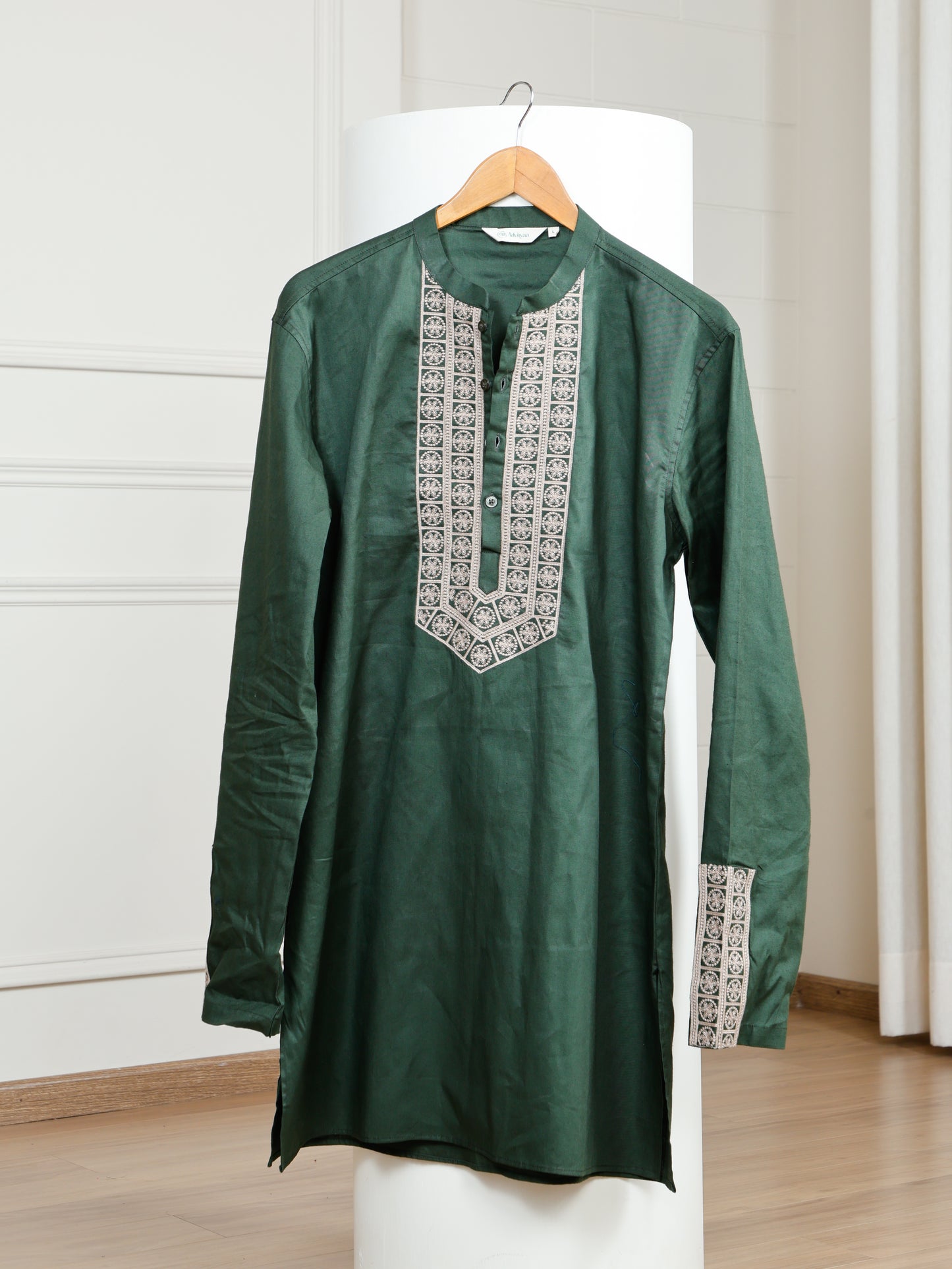 Elegant Olive Men’s Kurta Set with Intricate Embroidery